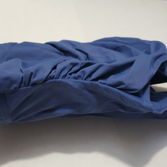 Ladies one piece ruffled swimsuit - Picture 2 of 4